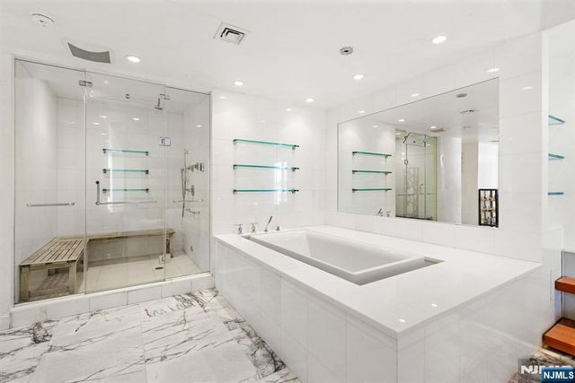 1055 River Road PH 8, Edgewater, NJ 07020