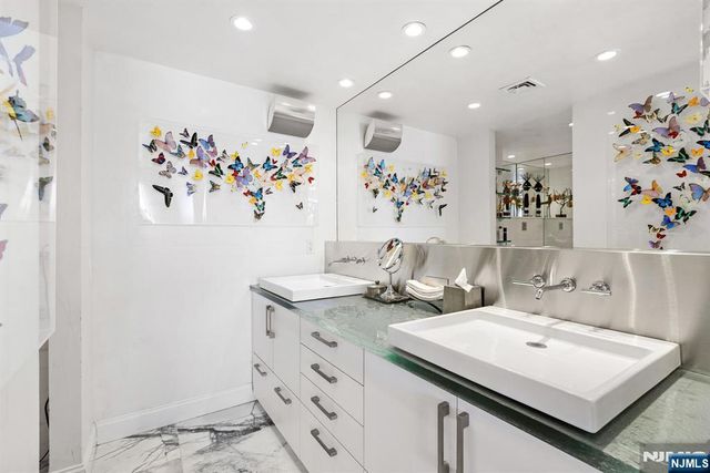 1055 River Road PH 8, Edgewater, NJ 07020