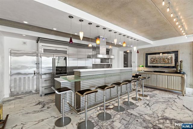 1055 River Road PH 8, Edgewater, NJ 07020