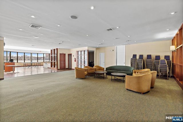 1055 River Road PH 8, Edgewater, NJ 07020