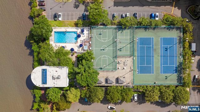 1055 River Road PH 8, Edgewater, NJ 07020