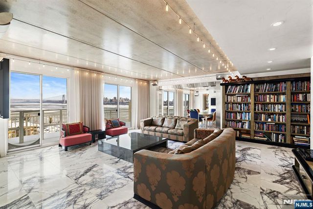 1055 River Road PH 8, Edgewater, NJ 07020