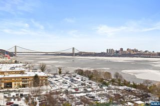 1055 River Road PH 8, Edgewater, NJ 07020
