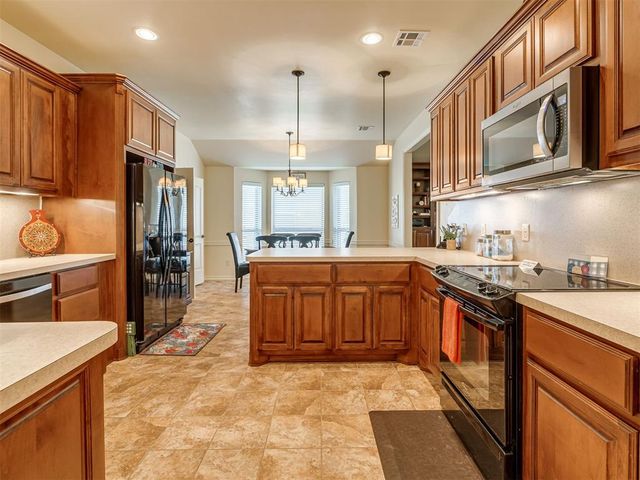 708 S Avery Drive, Moore, OK 73160