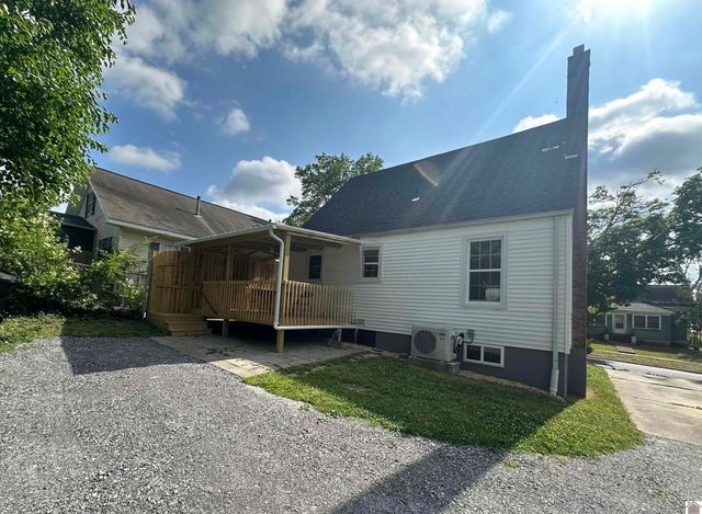 306 S 8th St, Murray, KY 42071