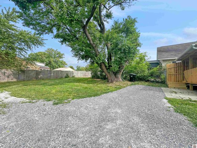 306 S 8th St, Murray, KY 42071