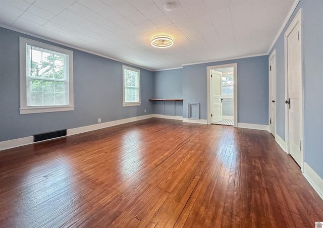 306 S 8th St, Murray, KY 42071