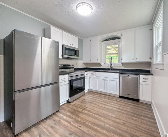306 S 8th St, Murray, KY 42071