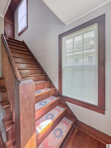 306 S 8th St, Murray, KY 42071