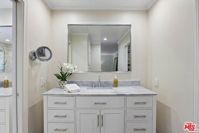 17228 Benner Place, Encino (los Angeles), CA 91316