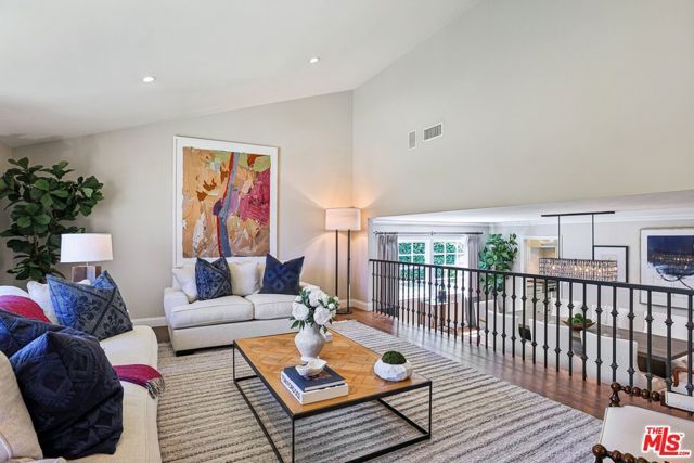17228 Benner Place, Encino (los Angeles), CA 91316