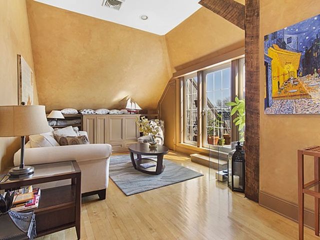 110 O St 12, Boston, MA 02127