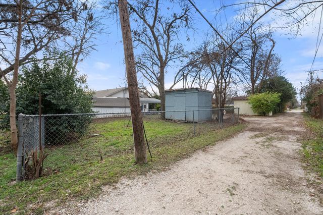 205 Cynisca Street, Waxahachie, TX 75165