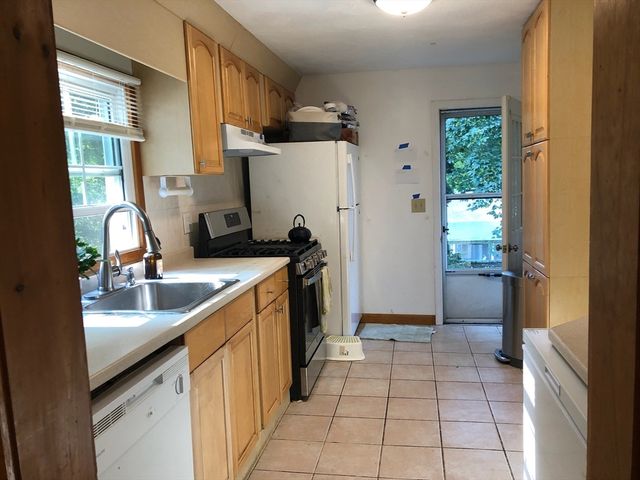 12 Oakland Rd 2, Sharon, MA 02067