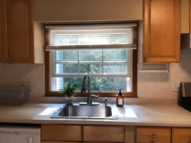 12 Oakland Rd 2, Sharon, MA 02067