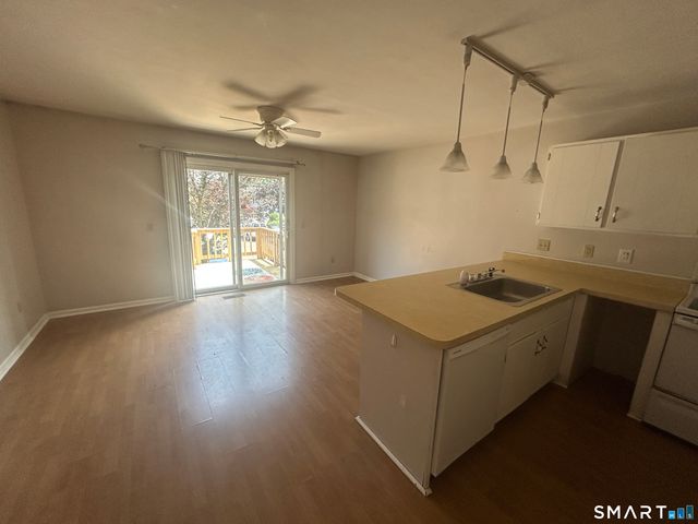 5 Deer Run 5, Bethel, CT 06801