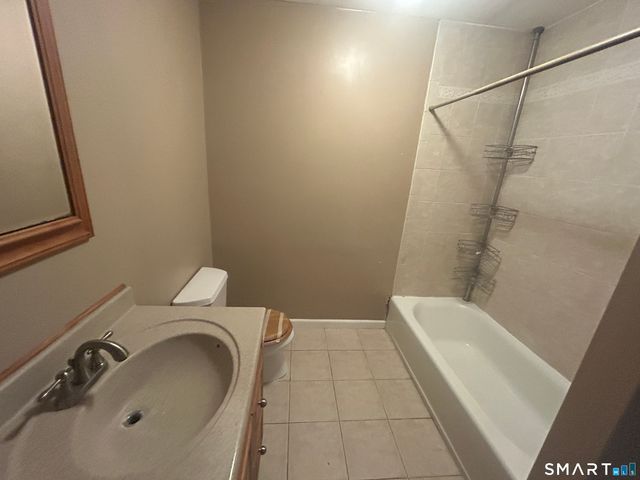 5 Deer Run 5, Bethel, CT 06801