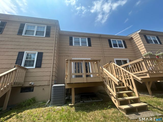 5 Deer Run 5, Bethel, CT 06801