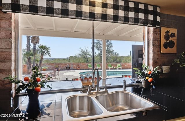 4215 N La Linda Rama, Tucson, AZ 85718