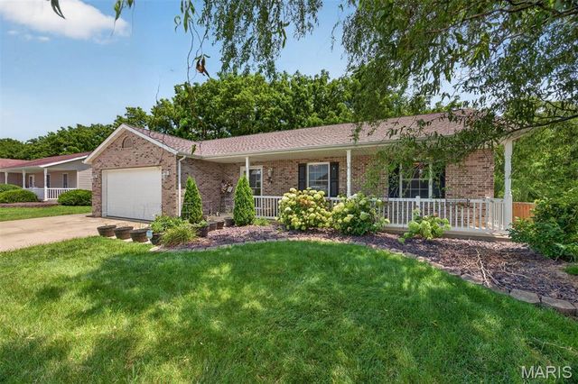 4826 Cedar Spring Drive, Highland, IL 62249