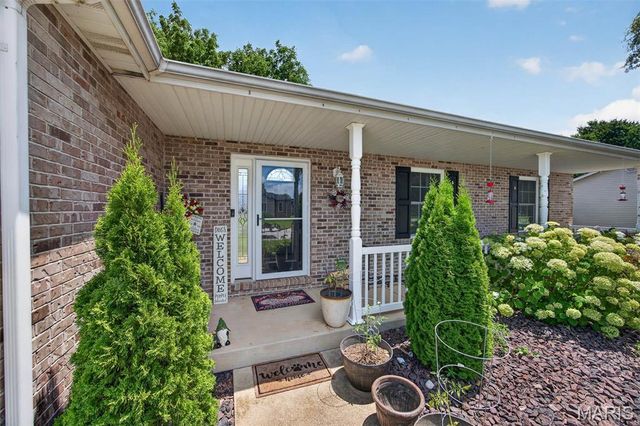 4826 Cedar Spring Drive, Highland, IL 62249
