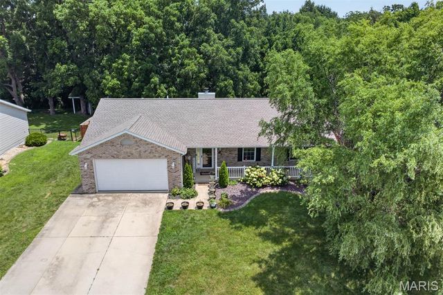 4826 Cedar Spring Drive, Highland, IL 62249