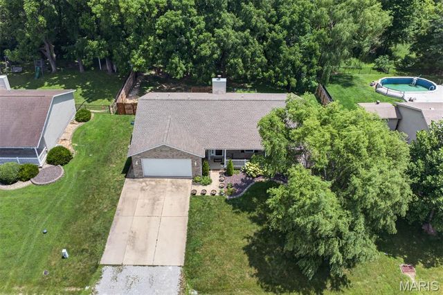4826 Cedar Spring Drive, Highland, IL 62249