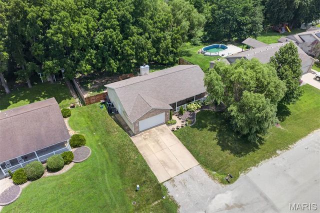 4826 Cedar Spring Drive, Highland, IL 62249