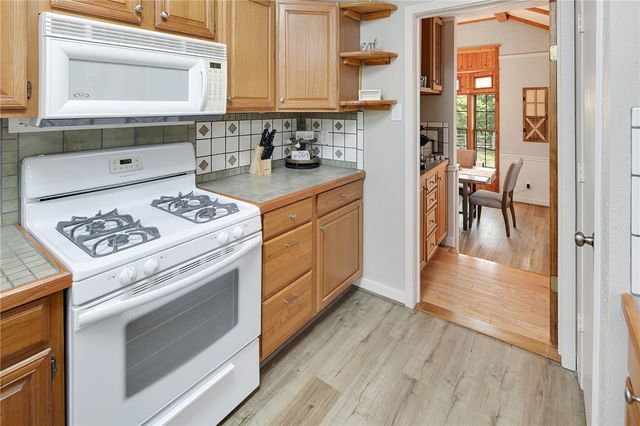 8010 Perry Lane, College Station, TX 77845