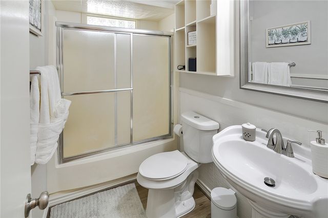 8010 Perry Lane, College Station, TX 77845