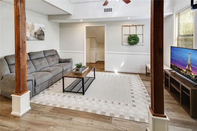 8010 Perry Lane, College Station, TX 77845