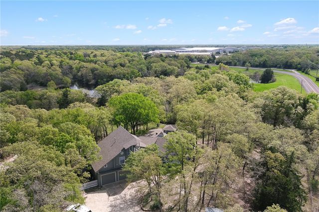 8010 Perry Lane, College Station, TX 77845