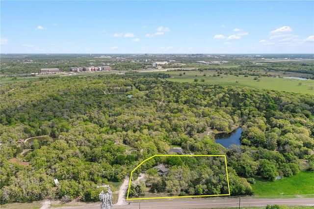 8010 Perry Lane, College Station, TX 77845