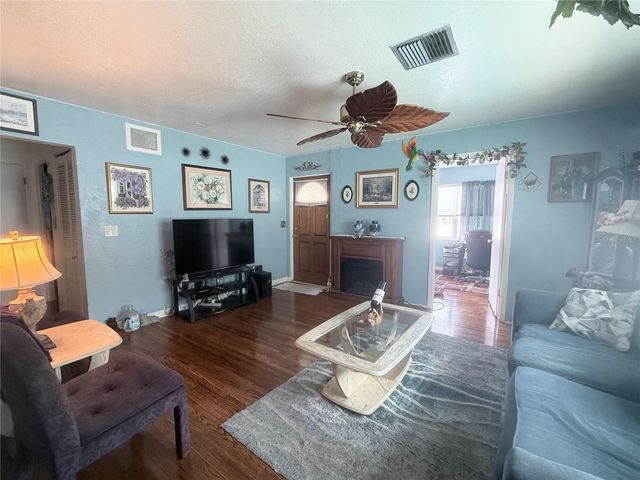1428 38TH AVENUE N, St Petersburg, FL 33704