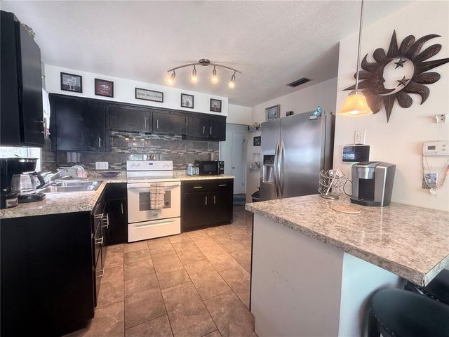 1428 38TH AVENUE N, St Petersburg, FL 33704