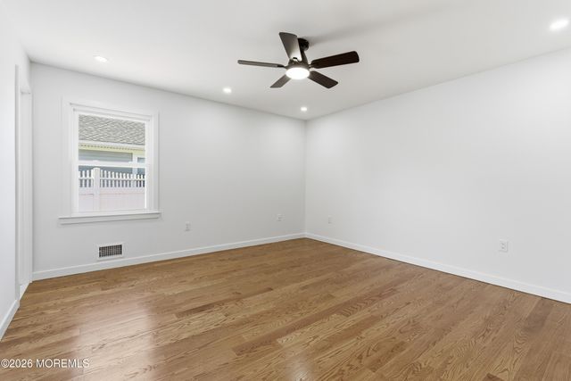 52 Pomona Boulevard, Keyport, NJ 07735