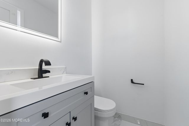 52 Pomona Boulevard, Keyport, NJ 07735