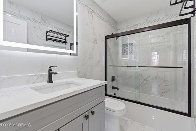 52 Pomona Boulevard, Keyport, NJ 07735