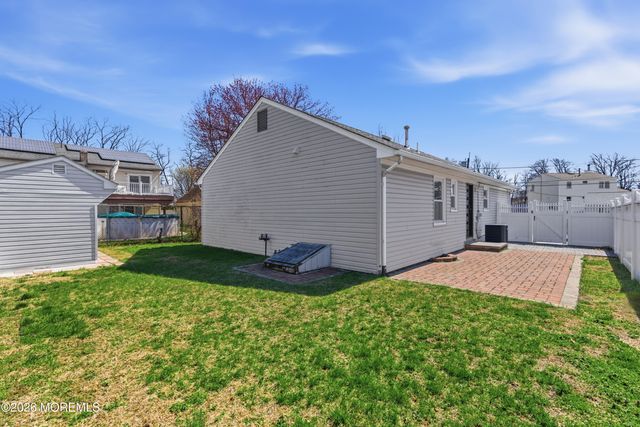 52 Pomona Boulevard, Keyport, NJ 07735