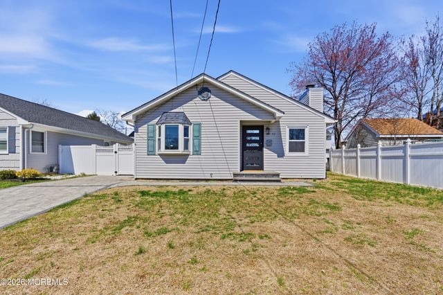 52 Pomona Boulevard, Keyport, NJ 07735
