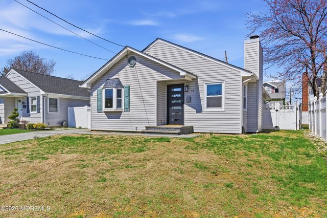 52 Pomona Boulevard, Keyport, NJ 07735