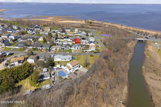 52 Pomona Boulevard, Keyport, NJ 07735