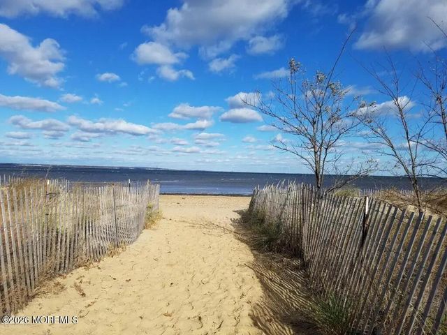 52 Pomona Boulevard, Keyport, NJ 07735
