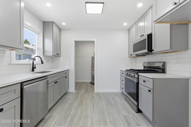 52 Pomona Boulevard, Keyport, NJ 07735