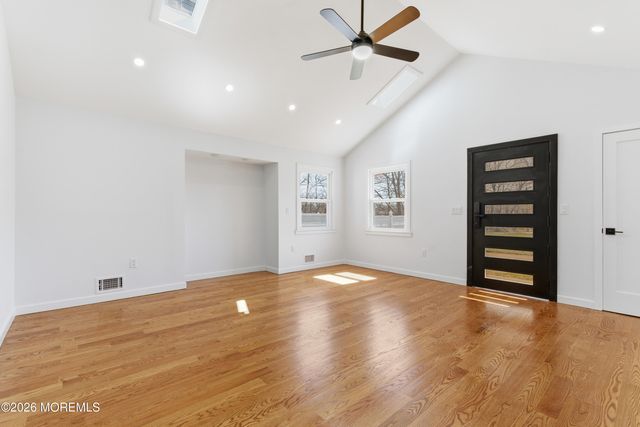 52 Pomona Boulevard, Keyport, NJ 07735