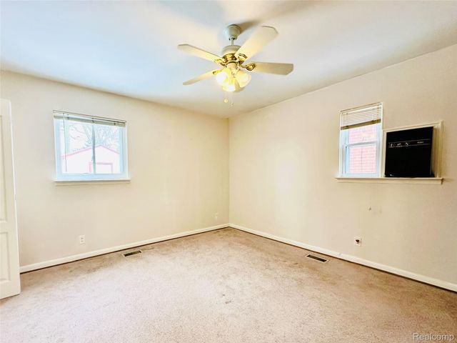 29147 Milton Avenue, Madison Heights, MI 48071