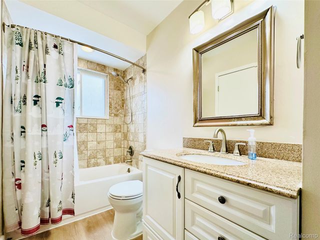 29147 Milton Avenue, Madison Heights, MI 48071