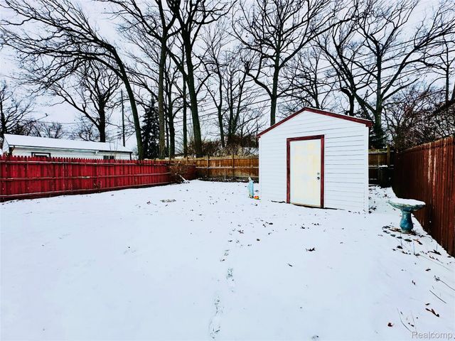 29147 Milton Avenue, Madison Heights, MI 48071