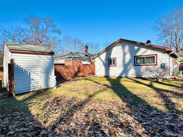 29147 Milton Avenue, Madison Heights, MI 48071