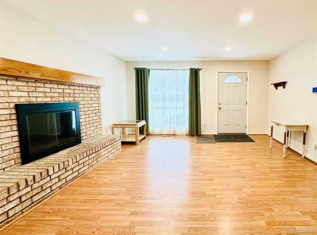 29147 Milton Avenue, Madison Heights, MI 48071